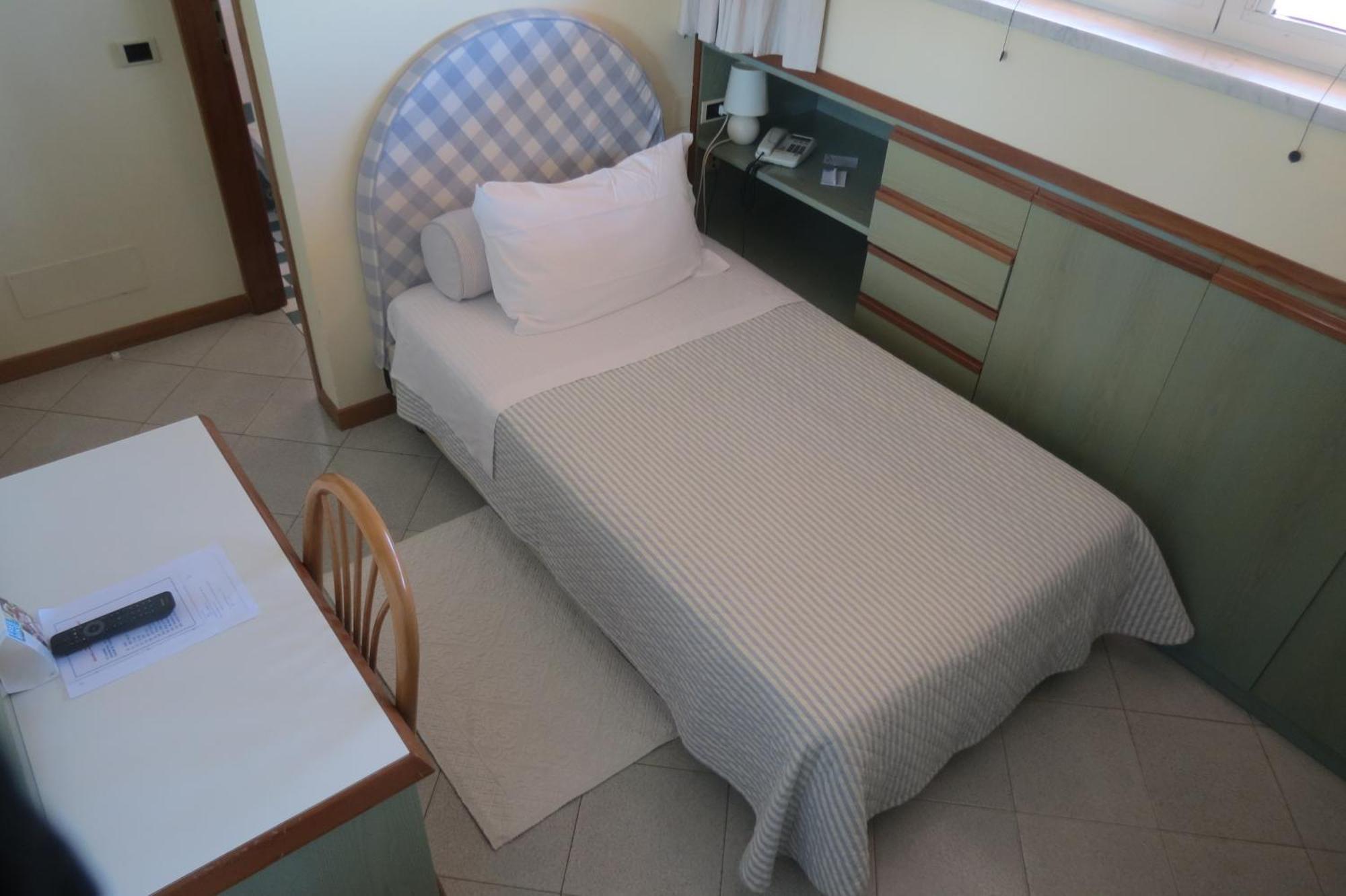 Hotel Eden Cinquale Kültér fotó